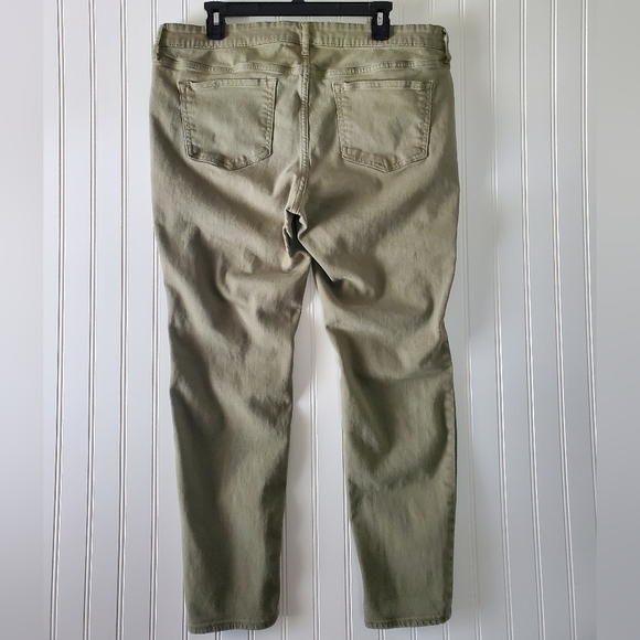 CLEARANCE! Old Navy Rockstar Jeans Green Women's Sz 16 reg - Picture 2 of 2